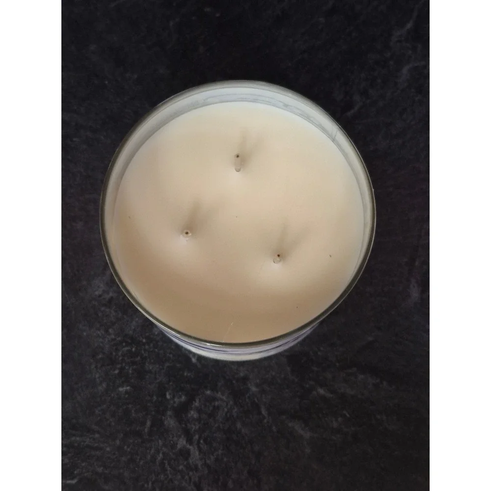 White Barn Book Loft Candle 14.5 Bath & Body Works 3 Wick Soy Blend Candle New - Picture 2 of 3